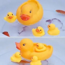 6pcs Cute Ducks Baby Bath Toy Mother Duck with Duckling Bath Tub Water Floating Rubber Squeaky Ducks Squeeze