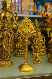 Om Symbol Vel Stand – Brass Gold Finish Spiritual Decor – Hindu Pooja Accessory for Home Temple