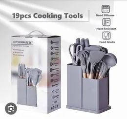 SILICON SPOON AND NIFE SET 19PCS