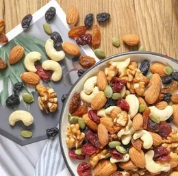 Premium Mixed Nuts – Almonds, Walnuts, Pistachios, Cashews & Cranberries (Available in 50g, 100g, 250g, 500g, 750g & 1kg)