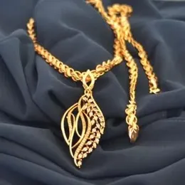 𝔤𝔬𝔩𝔡 𝔭𝔩𝔞𝔱𝔢𝔡 7𝔪𝔪 𝔩𝔬𝔱𝔲𝔰 𝔠𝔥𝔞𝔦𝔫 𝔴𝔦𝔱𝔥 𝔭𝔢𝔫𝔡𝔞𝔫𝔱 𝔣𝔬𝔯 𝔰𝔱𝔶𝔩𝔦𝔰𝔥 𝔴𝔬𝔪𝔢𝔫𝔰.