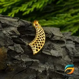 Góld Plated Billhook Pendant Guarantee Fashion and Stylish Design for Men.