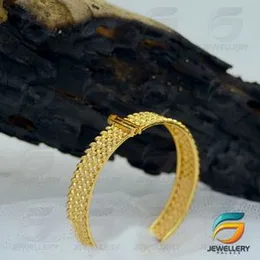 Gold Plated Guaranteed Link Lock Good Looking Bangle for Women Fashion Jewelry Gift.