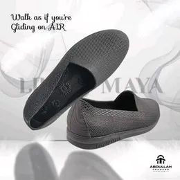 Girls waterproof court shoes