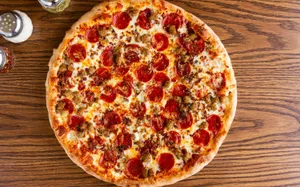 3 MED Pizza w 3 Toppings each, 2L Pop