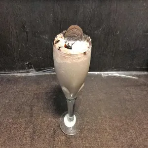 Oreo Shake With Ice Cream scoop