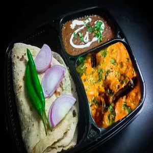 Kadai Chicken with Dal Makhani and 5 Ghar ki Tawa Roti