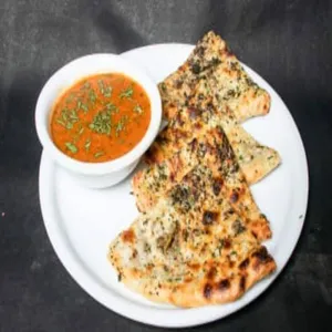 Cheese Naan With Gravy