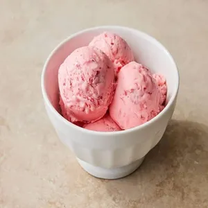Strawberry Ice Cream (2 SCOOP)