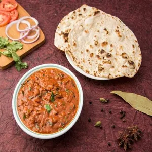 Chicken Masaia (2) + Tandoori Roti (4)