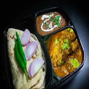 Chicken Homestyle with Dal Makhani and 5 Ghar ki Tawa Roti