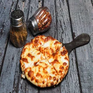 Double Cheese Margherita Pizza