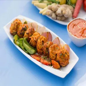 Veg Tandoori Momos [Jumbo, 8 Pieces]
