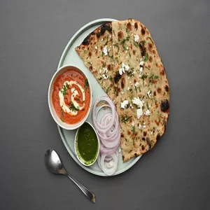 Cheese Naan with Gravy