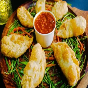 Veg Fried Momos [8 Pieces]