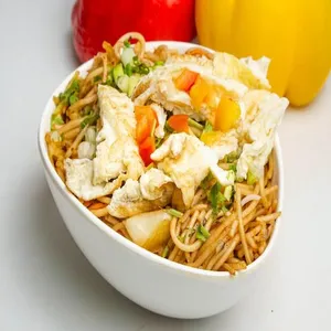 Egg Hakka Noodles