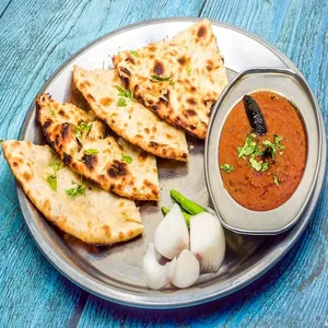 Cheese Naan with Gravy
