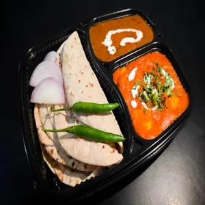 Murgh Do Pyaaza with Dal Makhni and 5 Ghar ki Rotis