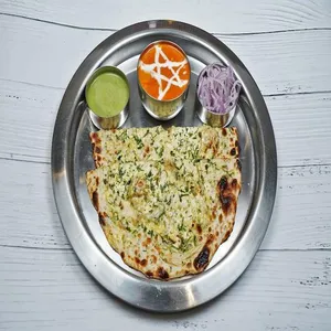 Cheese Naan with Gravy