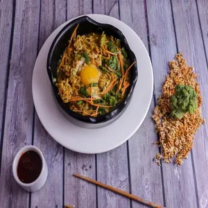 Egg Bhurji Maggi [4 Eggs]