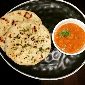 Cheese Naan Gravy