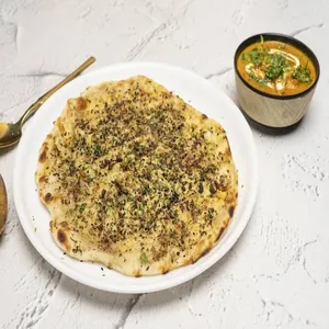 Green Chilly Naan With Gravy
