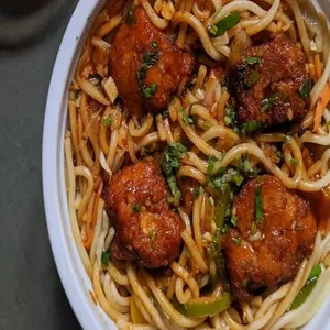 Chicken Hakka Noodles with Chicken Manchurian