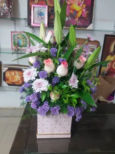 Lilies Box Bouquet