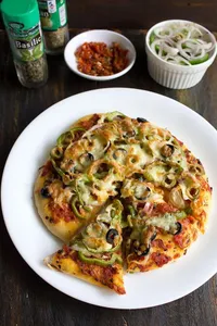 Veg Achaari Pizza