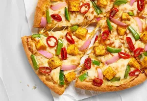 Tandoori Paneer Pizza