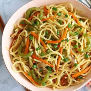 Hakka Chowmein