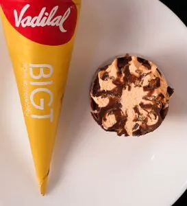 Vadilal Royal Butterscotch cone