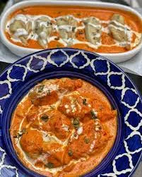 Veg Makhani Gravy Momo