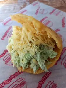 Arepa de Pollo con Vegetales