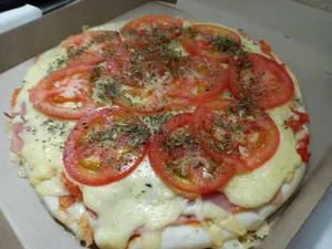 Pizza napolitana - Jamón muzza tomate y ajo