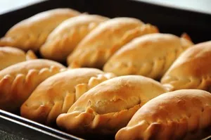 Empanada Queso, Muzza,Roquefort y Parmesano.