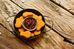 Patitas de pollo con salsa