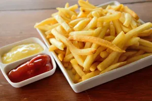 Porción de papas fritas sola