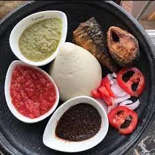 Eworkple with pepper and fried fish