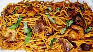 Spaghetti with sausage egg gizzard.
