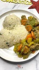 Curry rice with vegetable gizzard stew