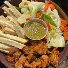 Yam chips with gizzard