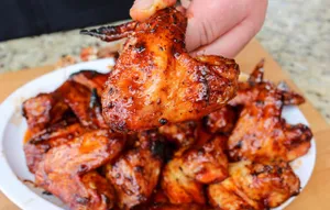 Honey garlic chicken wings (10 pieces)