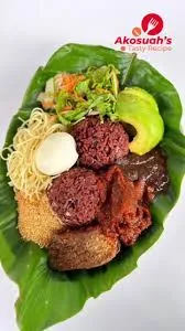 Waakye, veggies and chicken