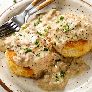 Biscuits ‘n’ gravy