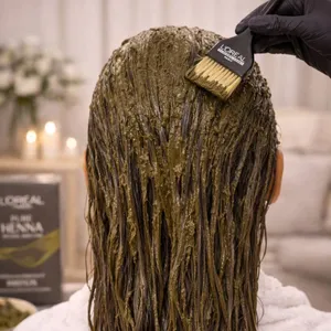 Henna (Application) - Full length