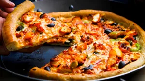 Hot Pan Pizza Tandoori (6 small pizza)