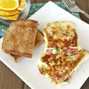Omlet & Toast (Breakfast 7:30am - 11:00am)