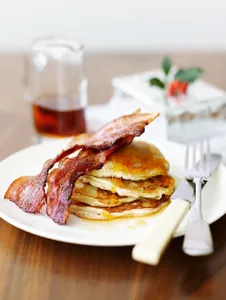 Pancakes & bacon