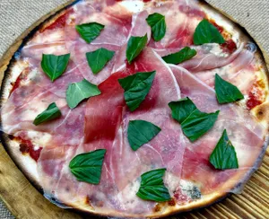 PIZZA MEDITERRANEA